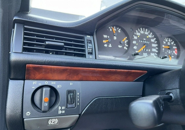 Mercedes-Benz Klasa E cena 79900 przebieg: 241000, rok produkcji 1995 z Wołomin małe 352